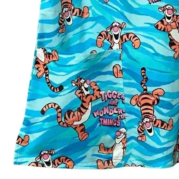 Cherokee x Disney Wonderful Tiggers Scrub Top Women 2XL Blue Winnie the Pooh NWT - Picture 7 of 9